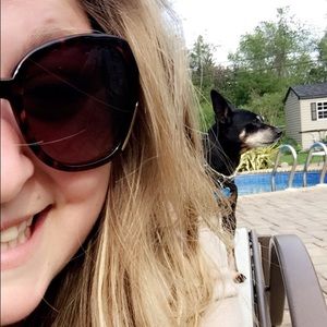 Meet your Posher, Melissa