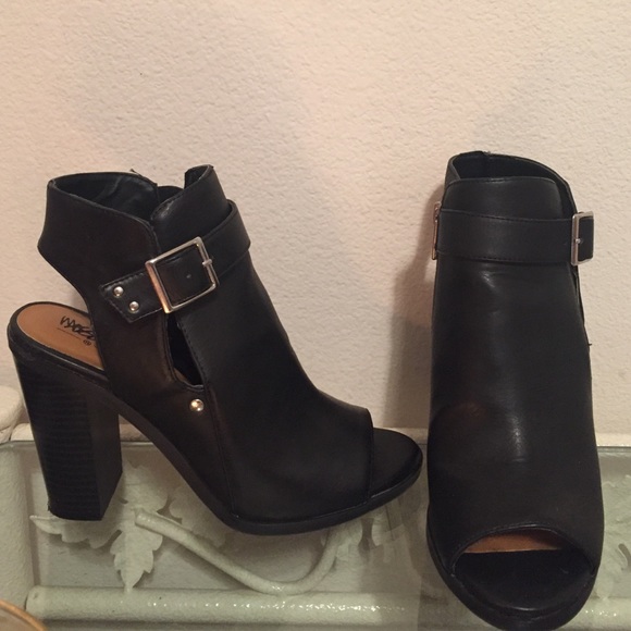 Mossimo Boots