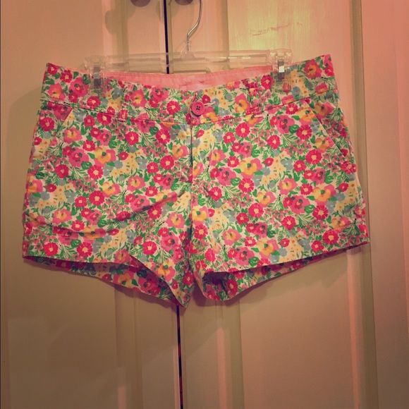 Lilly Pulitzer Pants - Lilly Pulitzer shorts size 6