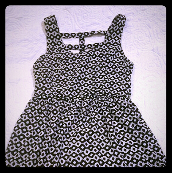 Black and white size small sun dress
