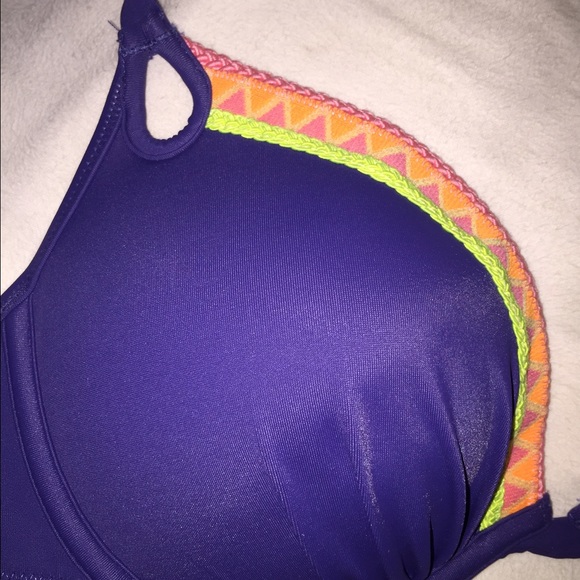 Dark blue bathing suite top from Victoria Secret. - Picture 3 of 4