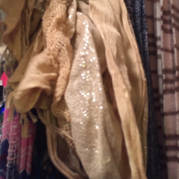 Intricate tan scarf