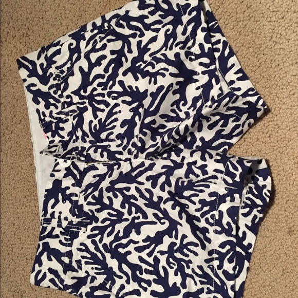 LillyPulitzer | New Callahan Shorts - Picture 2 of 4