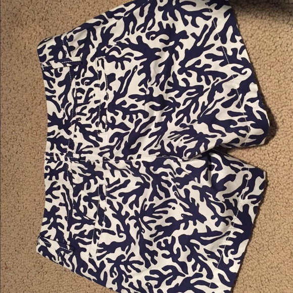LillyPulitzer | New Callahan Shorts - Picture 3 of 4