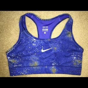 nike pro sportsbra