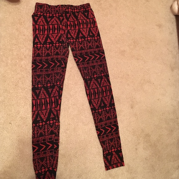 Medium leggings.. run like a small - Picture 1 of 1