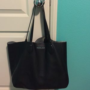 MICHAEL KORS Mae Soft Leather Carryall Reversible