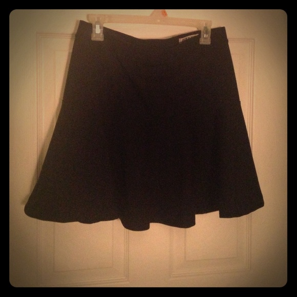 Adorable old navy black skirt