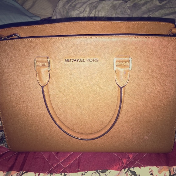 Michael Kors Selma Bag