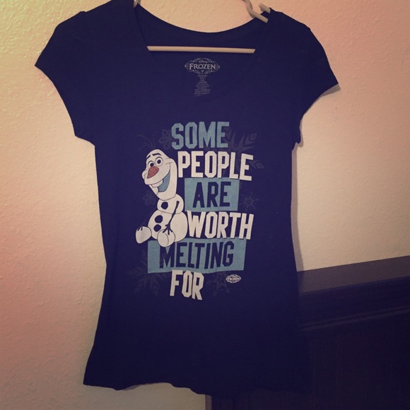 ❌SOLD❌⛄️Olaf Frozen V-Neck⛄️