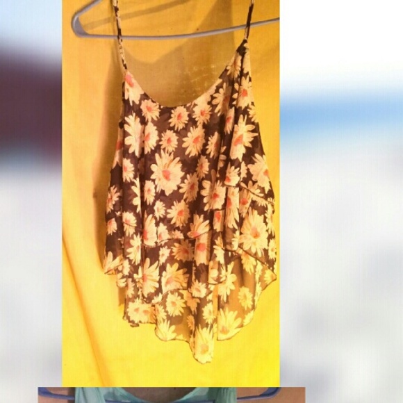 floral blue/red/white crop top