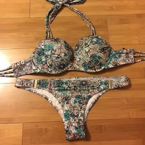 32a bombshell swim suit in paisley with small itsy