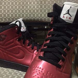 AJ 1 ANODIZED FOAMSITE2010 VARSITY RED/BLACK/WHITE