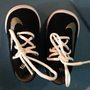 Toddler nikes size 4