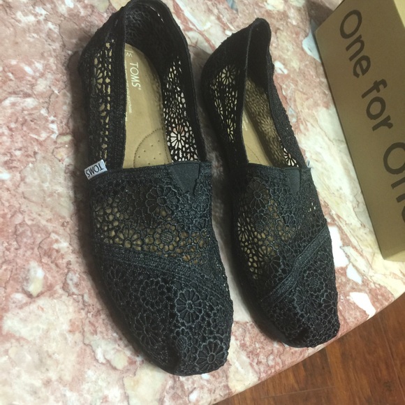 Black Lace women's Toms