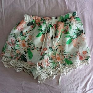 Flowy floral drawstring shorts