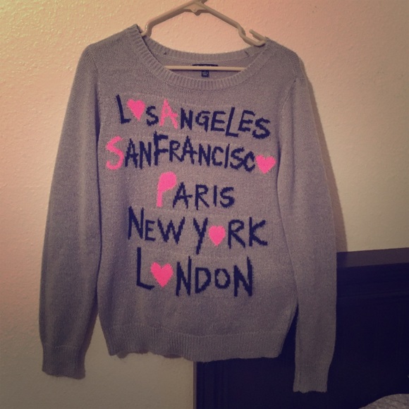 ❌SOLD❌Grey fuzzy/knit sweater