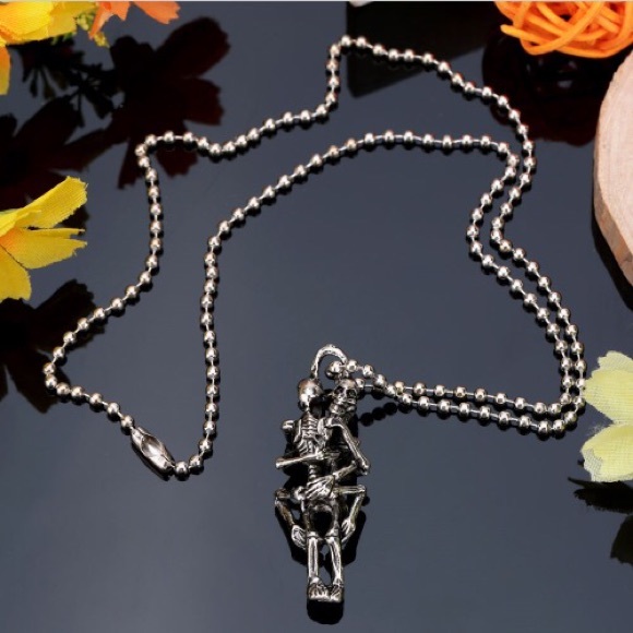 Skeleton Hug Necklace Infinity Love Couple