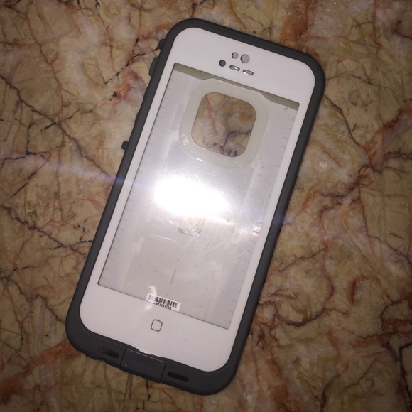 iPhone 5, 5s, SE life proof case