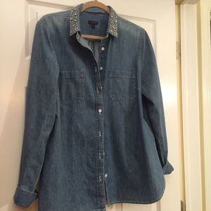 Rhinestone studded collar denim shirt