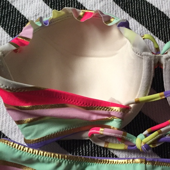 Victoria's Secret bikini - Picture 3 of 3