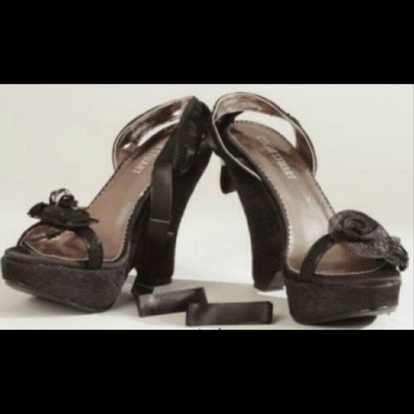 Colin Stuart Black Flower Ribbon Wedges 8.5
