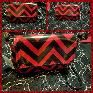 Chevron striped clutch wristlet purse