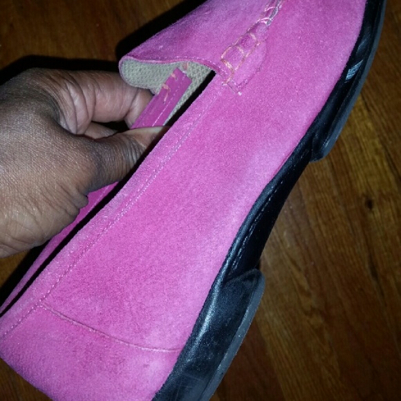 Shoe's - Picture 3 of 4