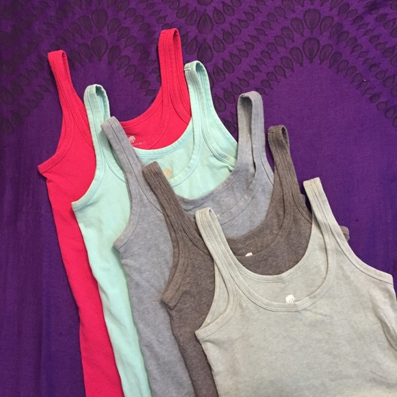 BUNDLE! 5 Banana Republic Stretch Tanks