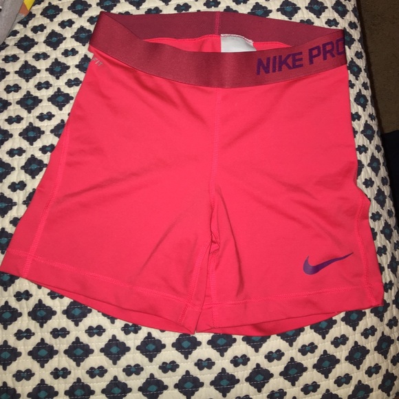Hot pink nike pro spandex!