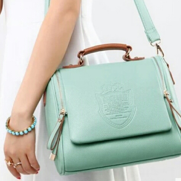 Boutique  Handbags - NWT MINT CROSSBODY satchel