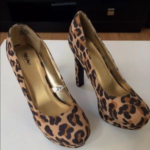 MOSSIMO Cheetah Leopard
Platform Heel
SZ 5 1/2