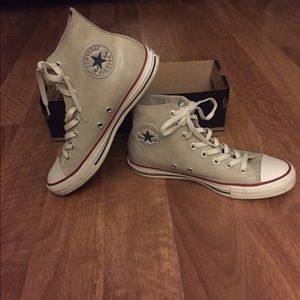 Converse Shoes - Unisex Converse leather high top sneakers Converse Shoes - Unisex Converse leather high top sneakers