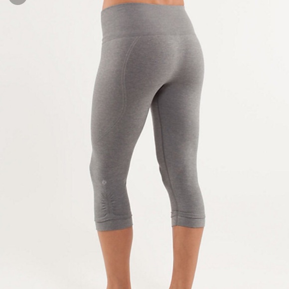 lululemon athletica Pants - Lululemon Ebb & Flow Crop size 6