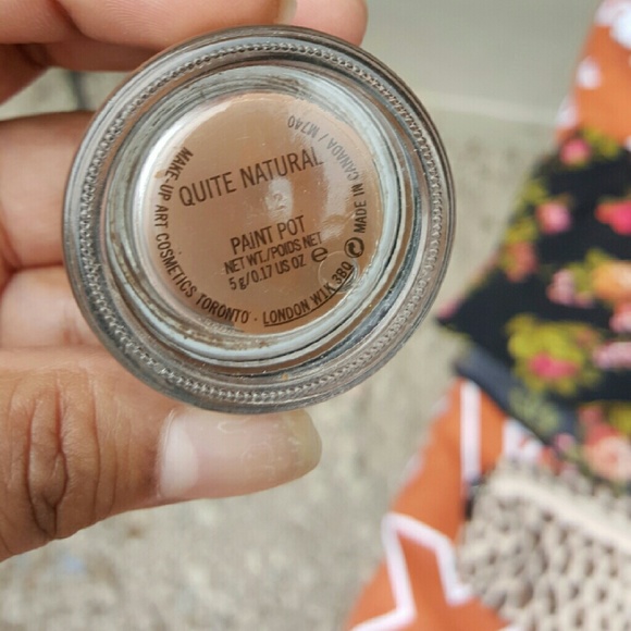 Mac paint pot quite natural