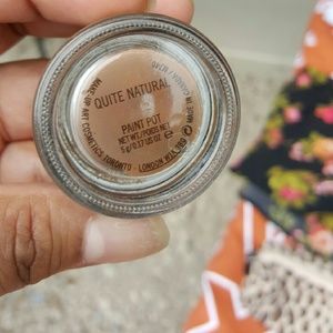 Mac paint pot quite natural