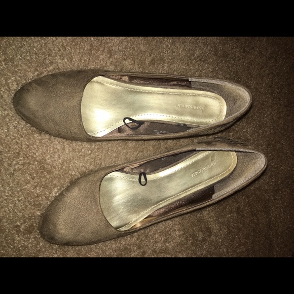 H&M tan heels with gold studs