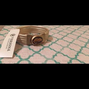 Versona  Gold magnetic jeweled bracelet