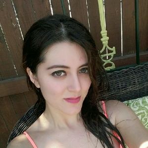 Meet your Posher, Alba