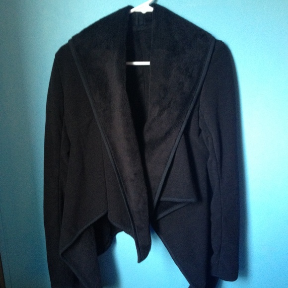 Lululemon presence of mind wrap size 6