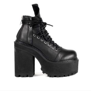 ISO UNIF Thrash Boots