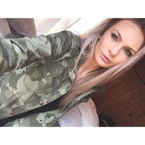 Meet your Posher, Brianna