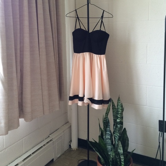 Charlotte Russe Dresses & Skirts - NWOT Charlotte Russe dress