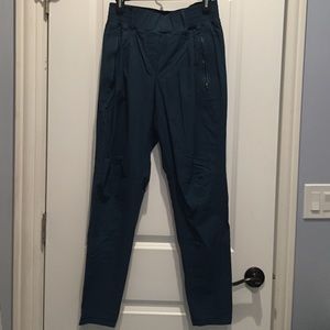 Lululemon "Run with Rover" Pant 6