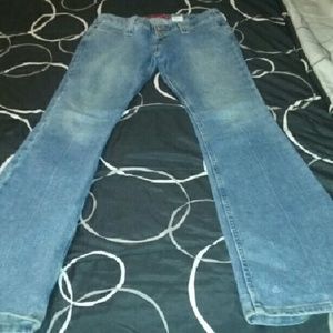 Low rise Levis