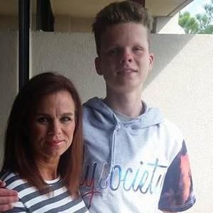 Meet your Posher, Levi