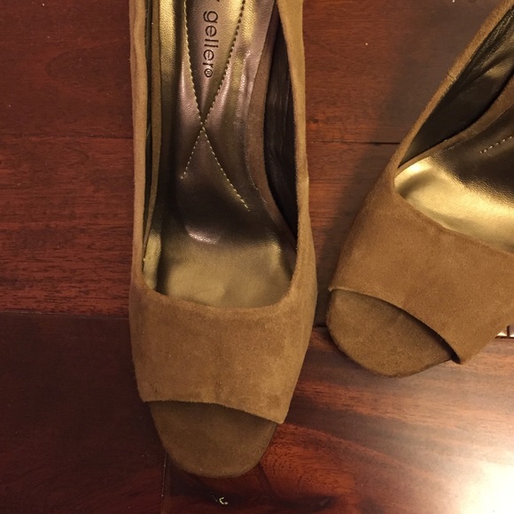 Brown Andrew Geller heels with an open toe - Picture 3 of 4