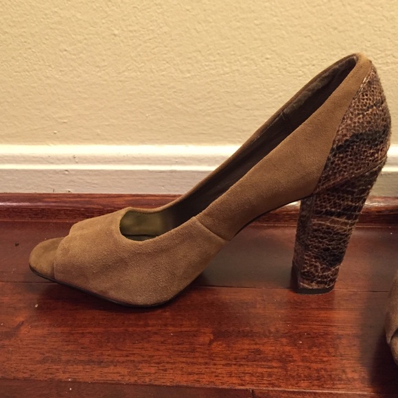 Brown Andrew Geller heels with an open toe - Picture 4 of 4