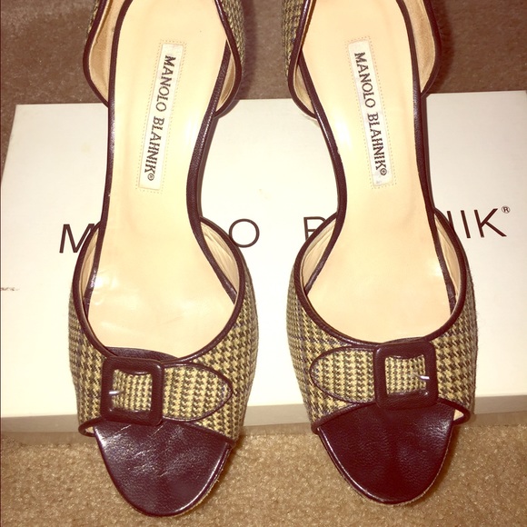 .✨SOLD✨ MANOLO BLAHNIK D'Orsay Tweed Pumps, Size 6