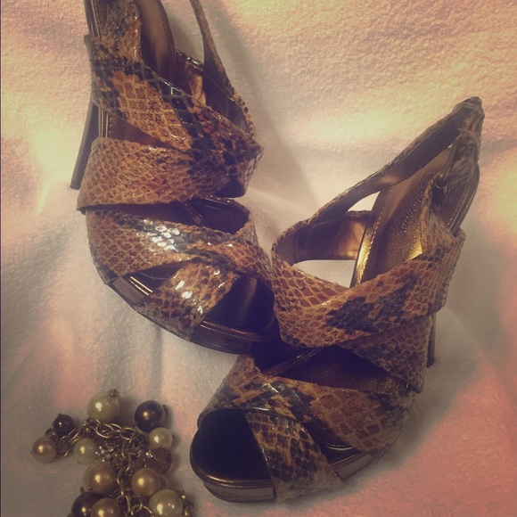 Delicious Bronze Python New Heels Sz 9